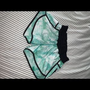 Lululemon Tracker Shorts size 6